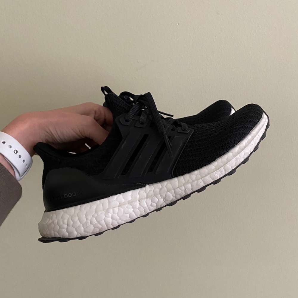 Ultraboost Running Shoe Black, Size 6.5 - Picture 4 of 6